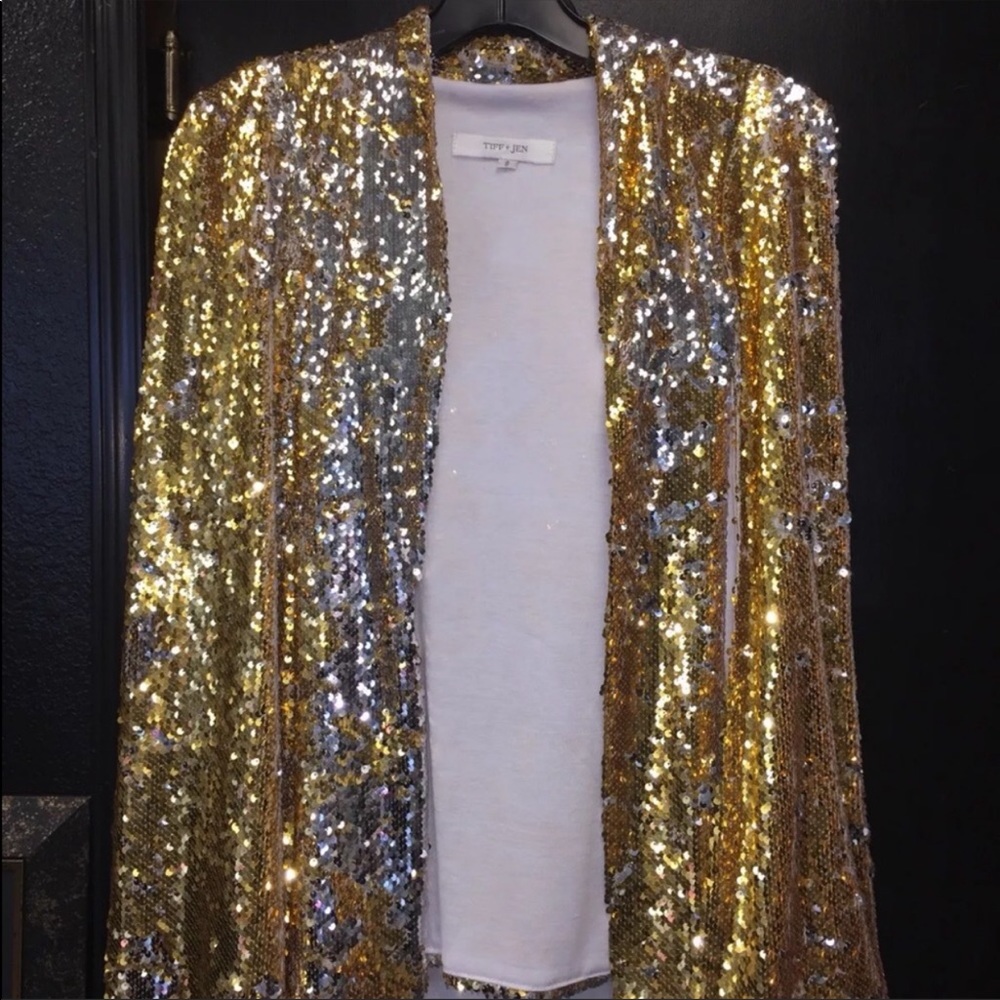 Tiff & Jen cape gold sequins jacket lined Size M L - Picture 2 of 8